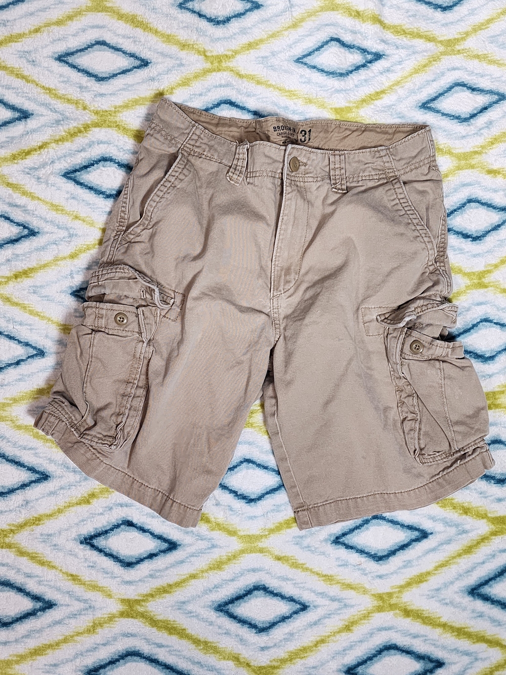 Old Navy Khaki Cargo Shorts - Men's 31